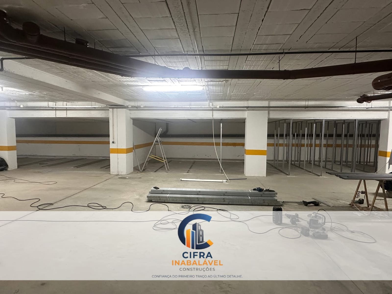 Espaço comercial amplo em obra