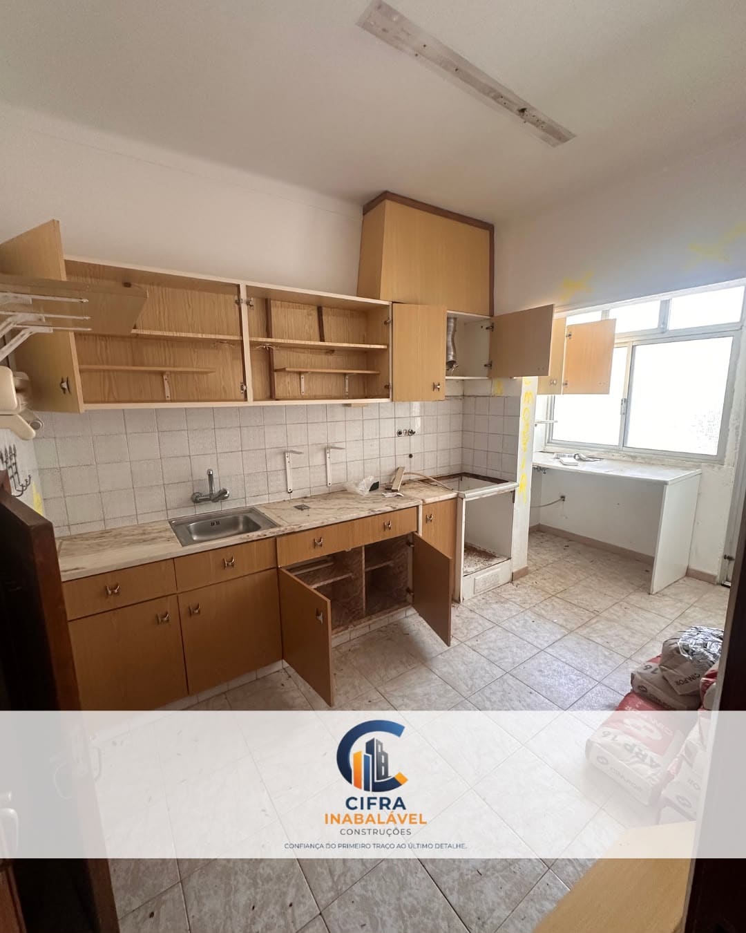 Cozinha existente antes da remodelação